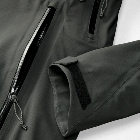 KUIU Black Performance Jacket - Picture 4 of 10